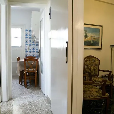 Best House, Larisis Metro, Athens Exterior photo