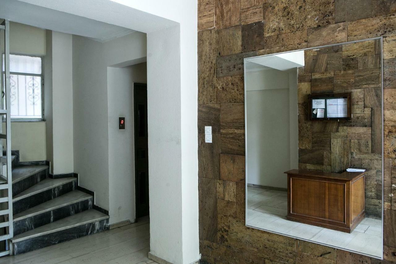 House, Larisis Metro, *
