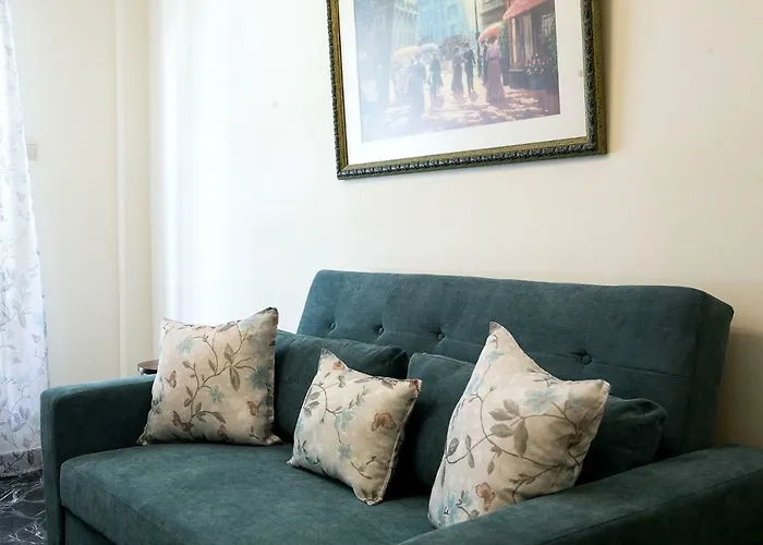 Best House, Larisis Metro, Athens